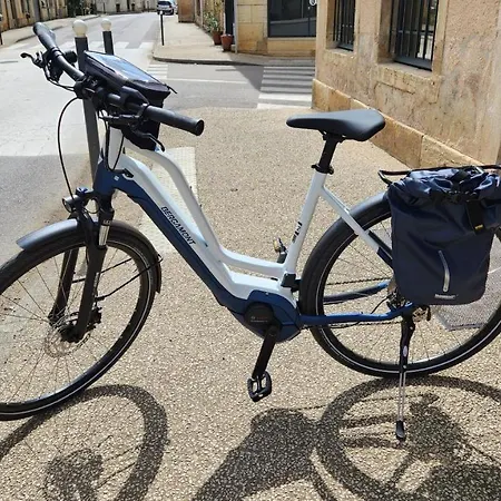 Le Pavean Beaune (Cote d'Or)