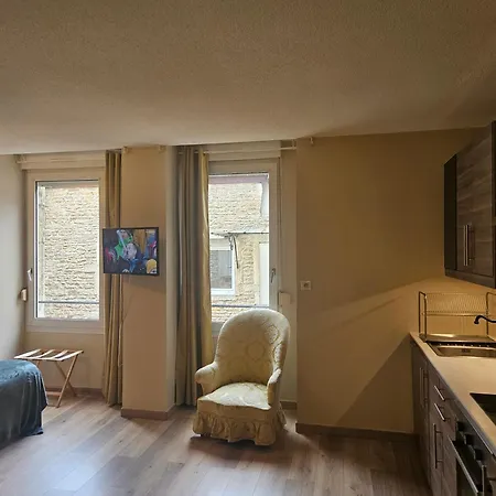 Le Pavean Apartment *