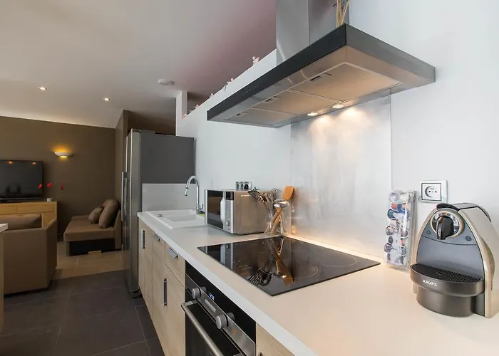 Le Pavean Apartment *