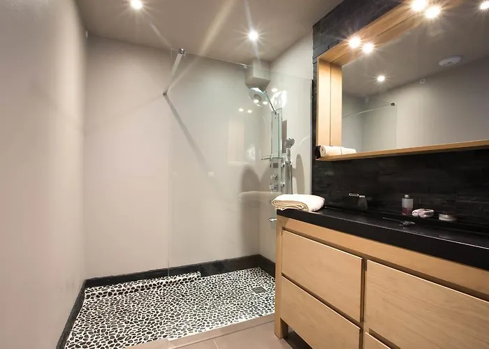 Le Pavean Apartment *