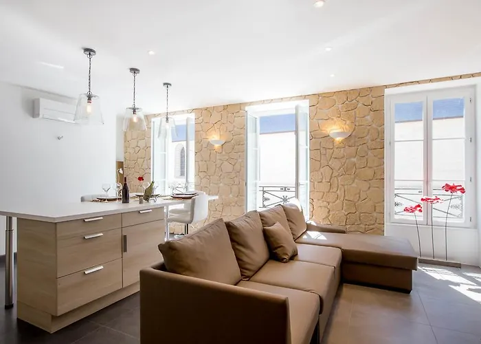 Le Pavean Beaune (Cote d'Or)