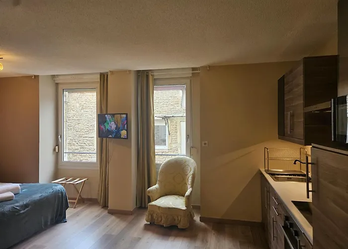 Le Pavean Apartment *